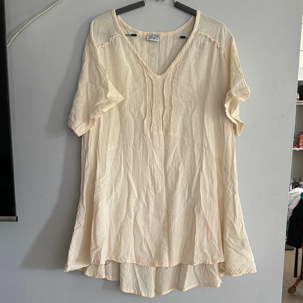 Oh My Gauze! Cream V-Neck Textured Tunic Top size 1 - Picture 1 of 13